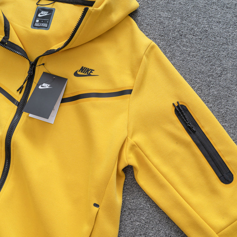 Conjunto NK Tech Fleece Amarelo