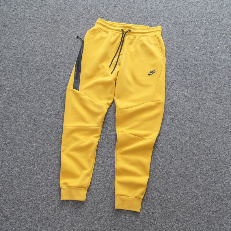 Conjunto NK Tech Fleece Amarelo
