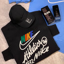 Kit NK Combo com 2 Blusas, 2 Bonés, 2 Sneakers e 1 Eau de Parfum